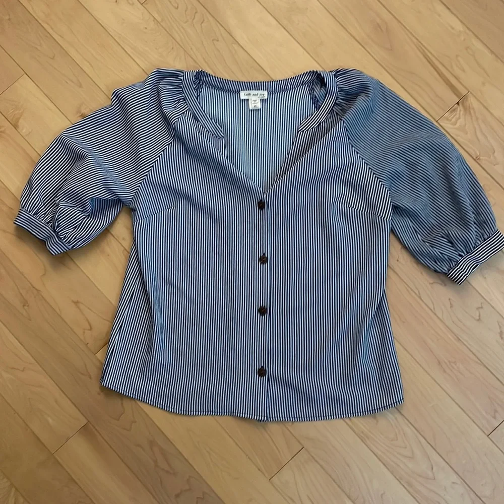 Francesca’s Faith & Joy striped blouse size medium - Picture 3 of 8